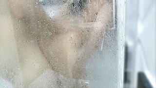 Mature Does Not Refuse18 Years Old Boy Without Condoms