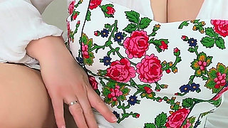 Elegant Chubby Wife Masturbates in the Morning for Her Lover