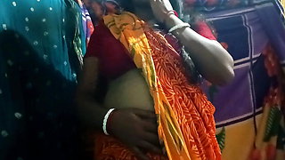 Bengali sister-in-law inserting finger in her and sucking the next!! Bengali wife fingering her pussy and sucking the next cock