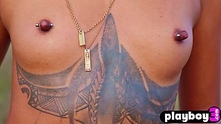 Curly Hispanic cougar shows beautiful body