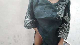 Bhabhi ko paise dekar jabar dasti pela