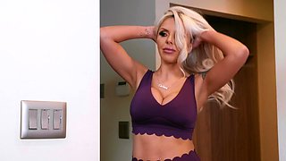 Washing My Friend's Wife With Nina Elle, Keiran Lee - Brazzers
