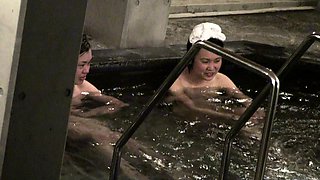 Enchanting Japanese babe enjoys a nice bath on hidden cam