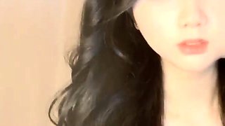 Cute amateur brunette naughty in solo jerking show on camera