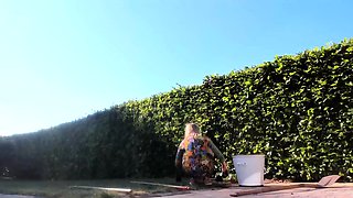 Amateur blonde slut outdoor banging following picnic