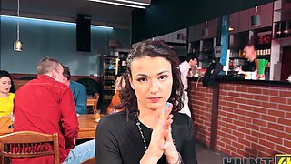 Couple fucks on the toilet, no clothes, just a quick session