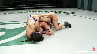 Isis the Goddess Love(4-0) Vs Holly the Hit Man Heart (0-4)