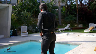 Angie Lynx's Pool Had an Uninvited Guest - She Didn't Complain