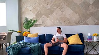 Tidying The MILF's Pussy / Brazzers