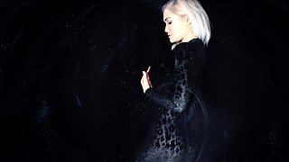 Amateur milf flashing her big boobs in a public place