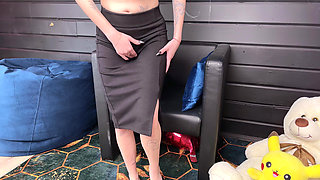 Eva Divas Pee in Skirt After Work