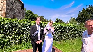 Bride Polly Youngs Fucked by Stranger Right at Her Wedding