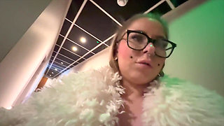 Sandie Candy Cumwalk