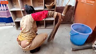 Desi Pakistani Muskan Rani Homemade Viral Sex - Amateur Housewife Doggy Style Fucked