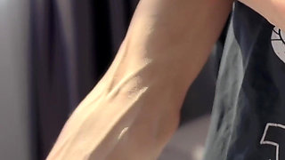 My Muscles Are Bursting Out and I Can't Control Them Anymore