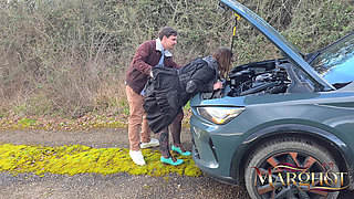 Broken Down on a Country Road - He Eats My Pussy and Then Fucks Me on the Hood and in the Trunk