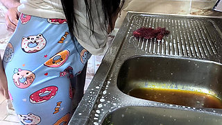 Saudi Man Fucks Arab Maid in Kitchen
