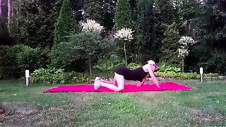 Summer Squirt A Fountain of Orgasms for this Sexy Milf