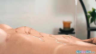 Plow my toe while I chat to my partner