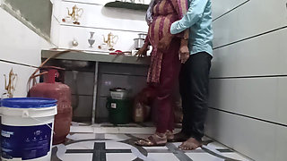 Padosi Ne pahla kitchen mein