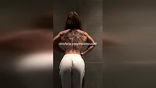 Muscle 18yo Going knuckle deep Seep Gym Live