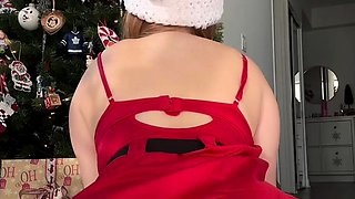 Glamour babe with big boobs masturbates in lingerie