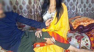 REAL HOMEMADE HUSBAND WIFE ROMANCE WIFE VERY SEXY HANDJOB AND BLOJOB SEX INDIAN GF BF SEX VIDEO