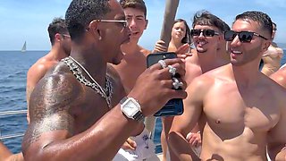 It's so cool to cum in a crowd of girls with their mouths open wide