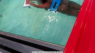 I'm Learning to Swim in the Local Nudist Clubs's Swimming Pool, Lesson 01