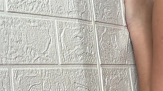 Gloryhole: It Melts as if It Was Waiting for Her