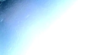 Svenska Hustruns Glory Hole Handjob