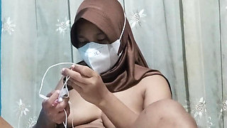 Hijab College Student Addicted to Masturbating Using Sex Toys