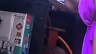 Bhabi Kitchen Me Kam Kar Rahi Thi Tab Devar Aya Aur Doggy Banake Choda