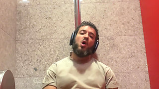 Jerking off in the Airport