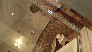 Part 1: Flames are inevitable! Cleavage exposed at the cherry blossom viewing venue