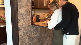 Teaching Fan How to Cook: Kissing Dry Hump, Grinding