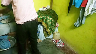 Indian Saree salesman having some good sex with customer