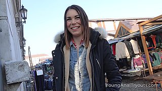 Skinny Jessica Bell loves when big cock destroys her anal