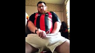 Bear Hunk Masturbating Solo
