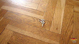 Struggling and Orgasms with Noochka - 4K