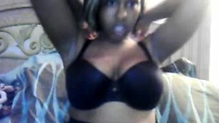 Ebony Amateur on Webcam