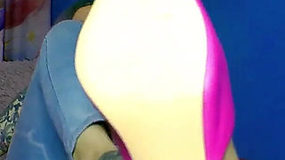 Lady Angela One Shoe Vaping