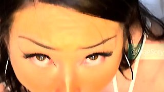 Webcam big booty brunette fucking machine toy hard