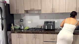 Horny MILF Stepmom Teaches Sex Class to Beginner Stepson in Kitchen