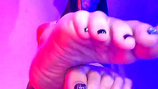 Piggy's Dream Goddess - Ebony Femdom Goddess Rosie Reed Pay Piggy Financial Domination, Body Worship and Tease for Atms