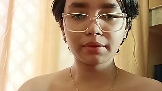 18+ Horny Girlfriend Showing Body & Big Boobs Desi Indian Bhabhi