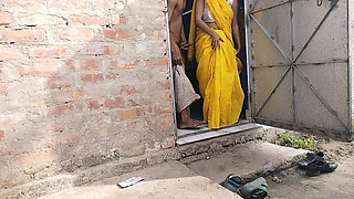 Indian Housewife Outdoor Fucking with Neighbour Brother in Law