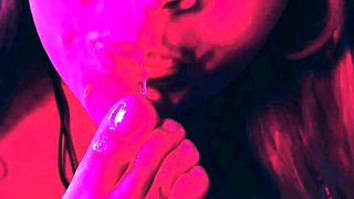 Amateur brunette double toying on webcam