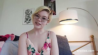 American Pearl Gets Horny Playing With Her Nipples