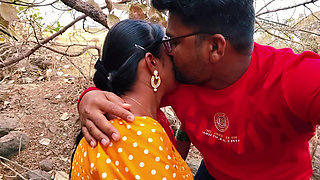 Desi Bhabhi Beautiful Boobs